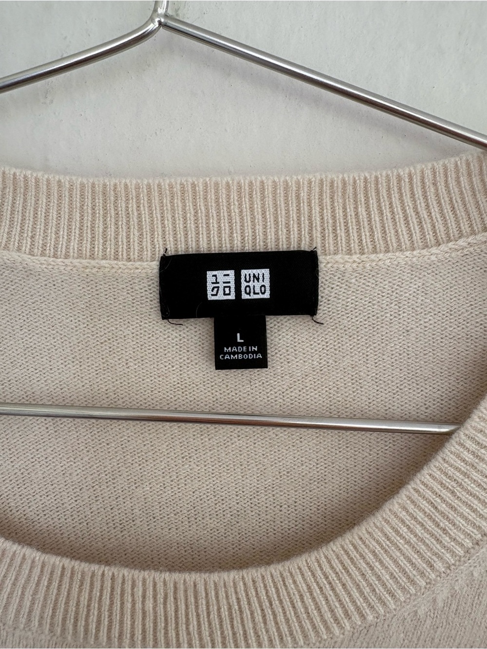 Uniqlo 100% Cashmere Sweater Men’s Large Ivory Crew Neck Pullover Casual Basic - Picture 3 of 5